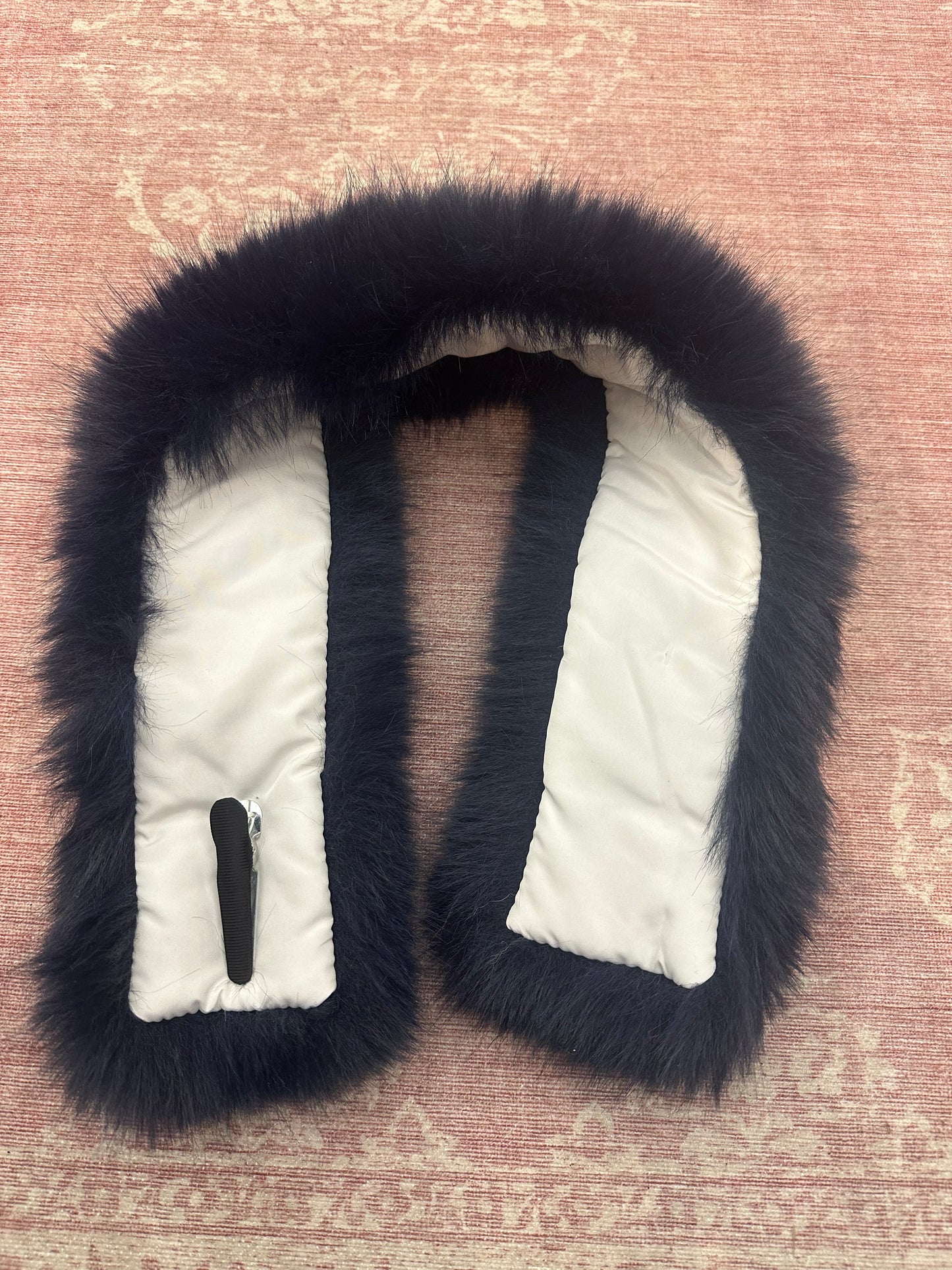 Collo in ecopelliccia blu