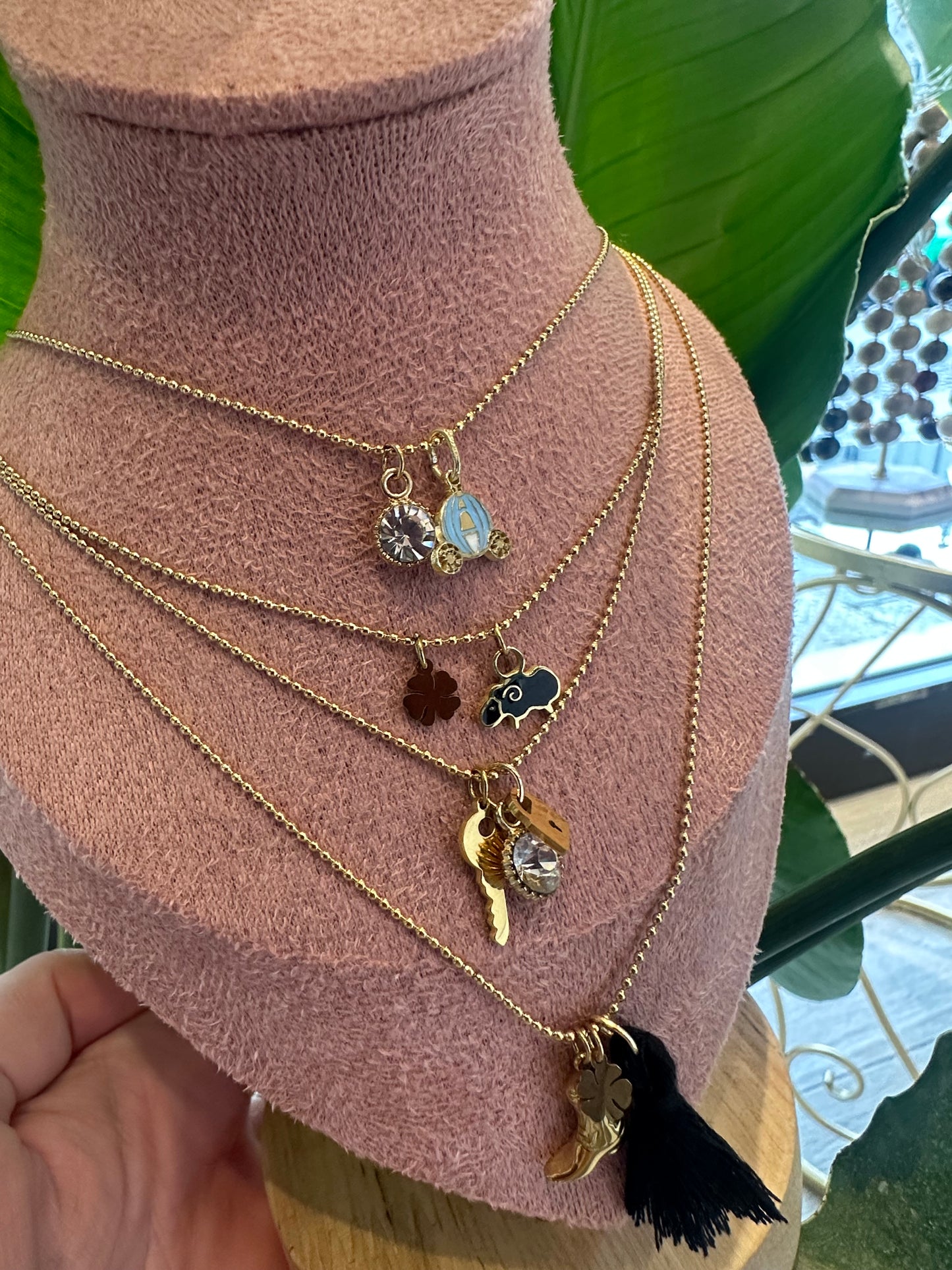 Collanina con ciondoli