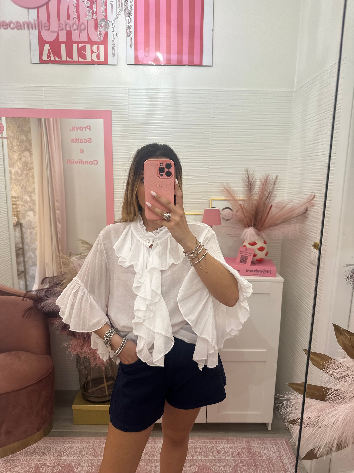Camicia volant e rouges