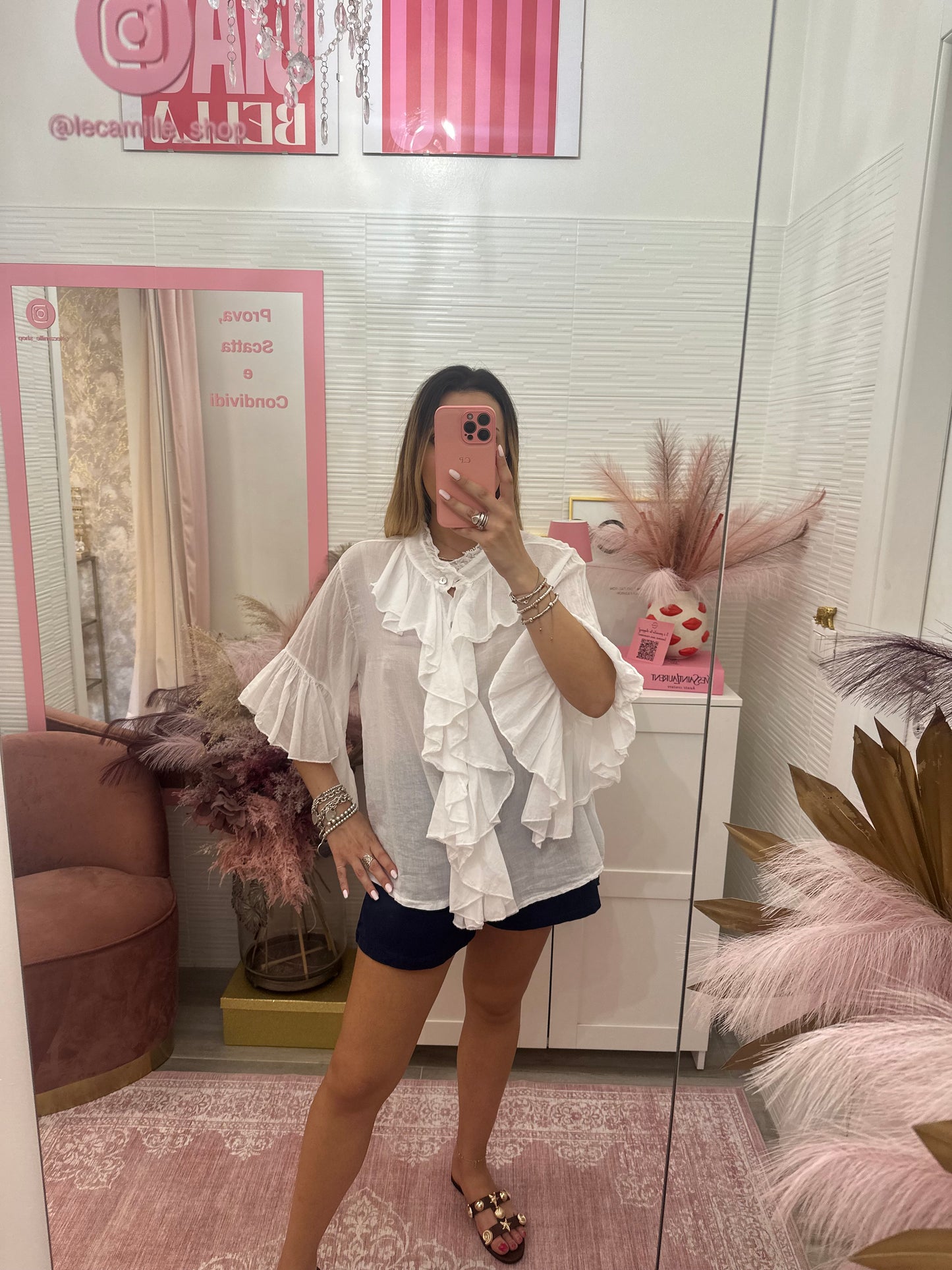 Camicia volant e rouges