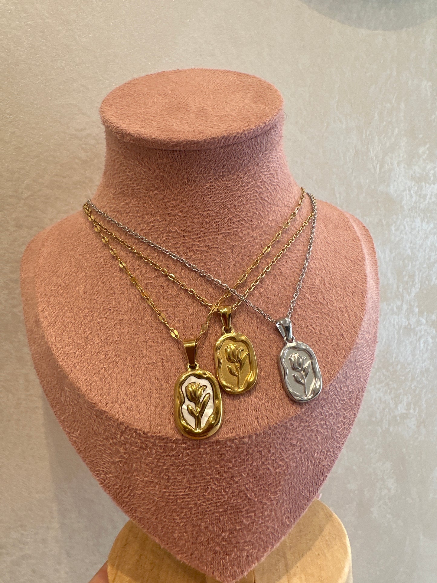 Catenina placchetta fiore