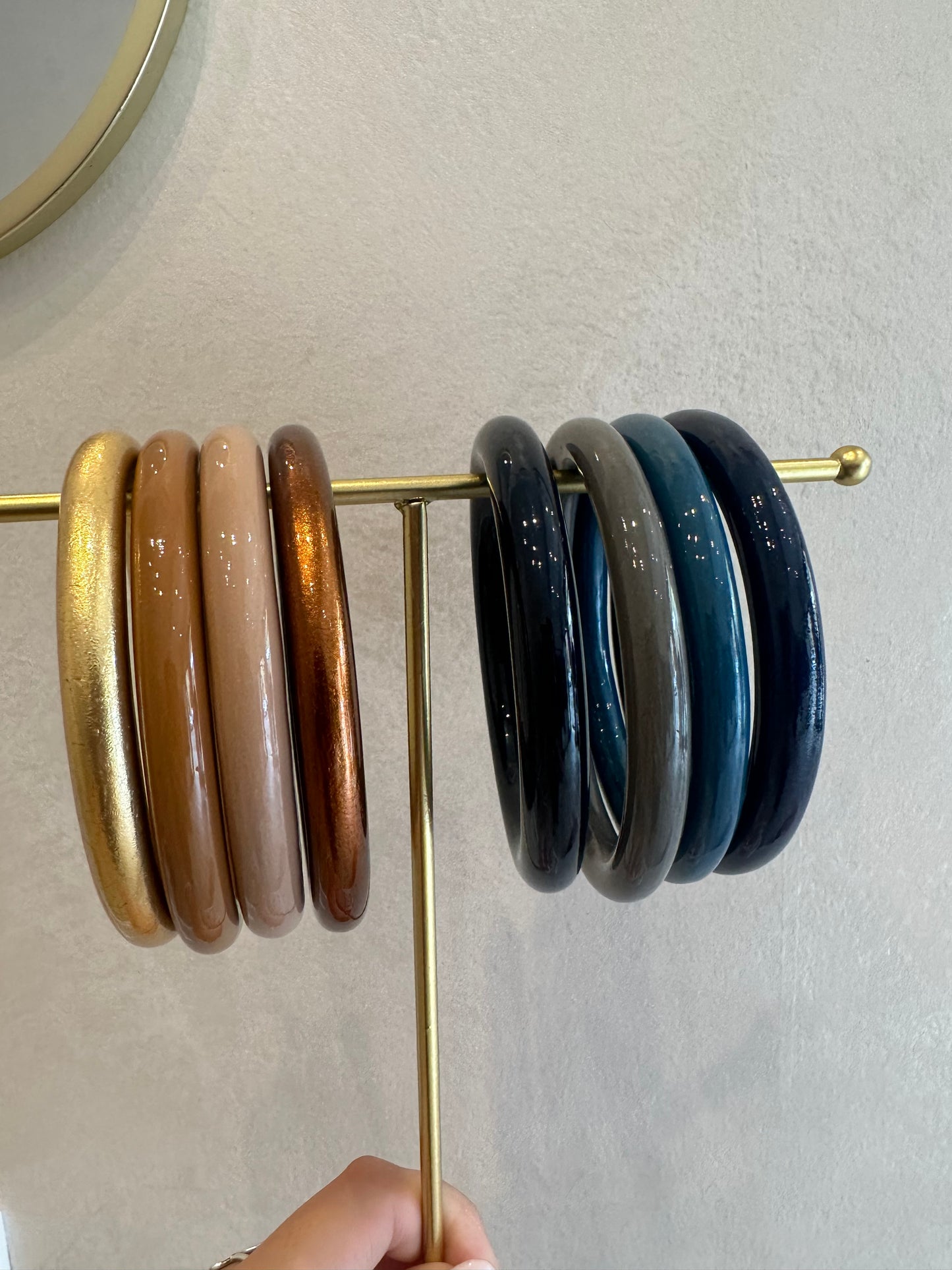 Bracciale rigido in resina