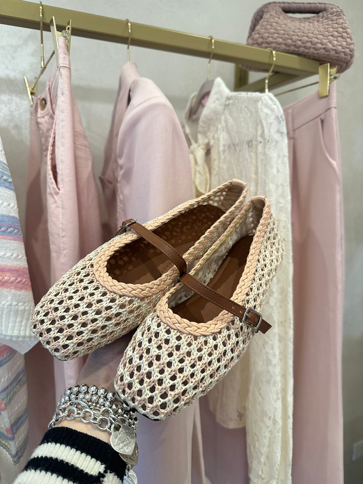 Ballerina intrecciata