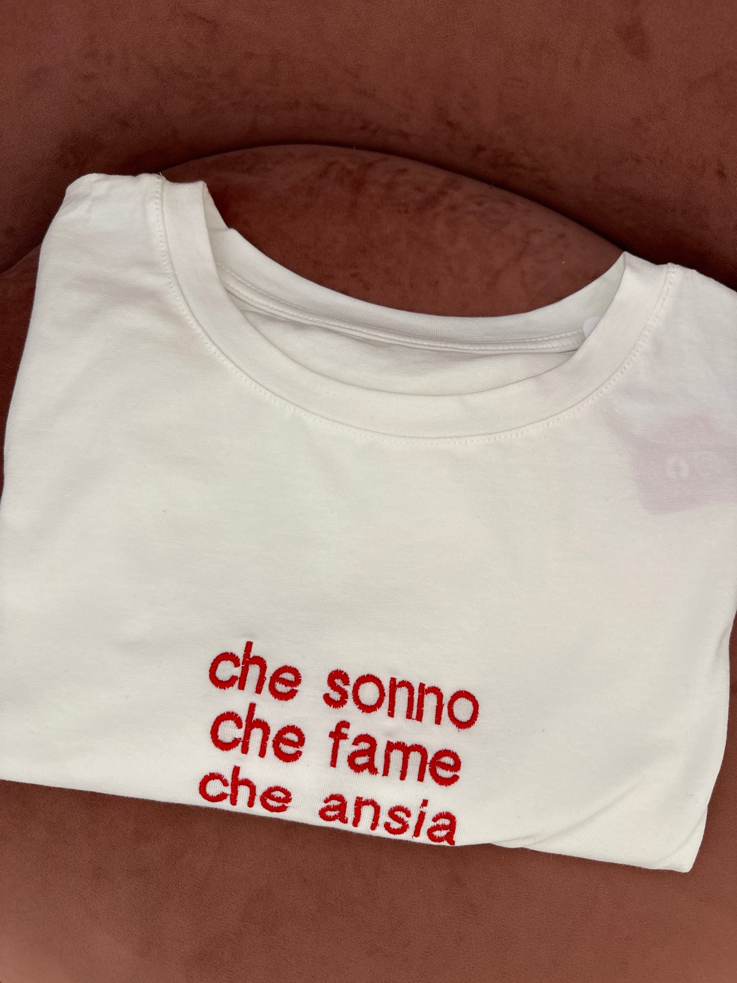 Tshirt scritta Ricamata