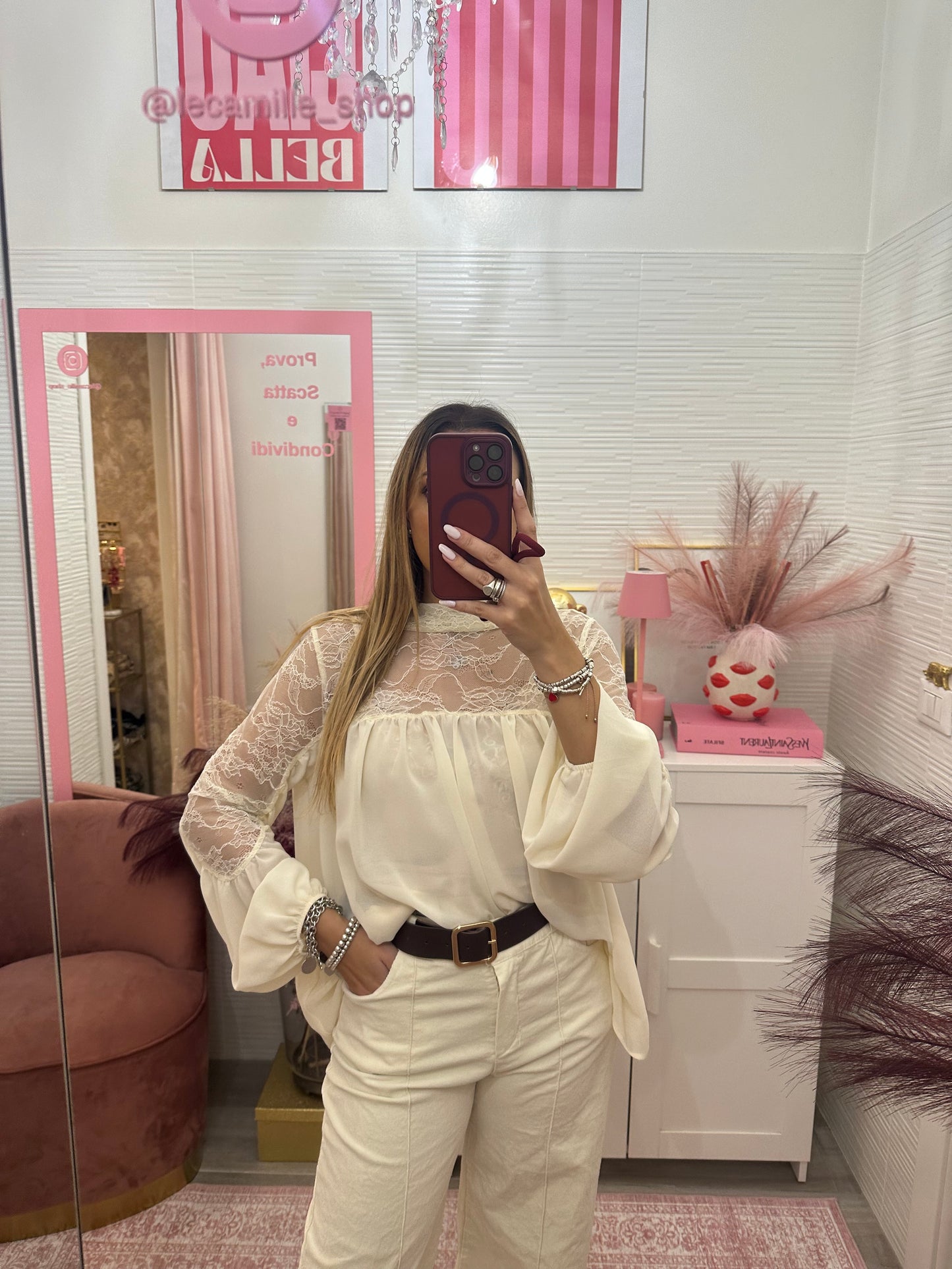 Blusa con dettagli in pizzo