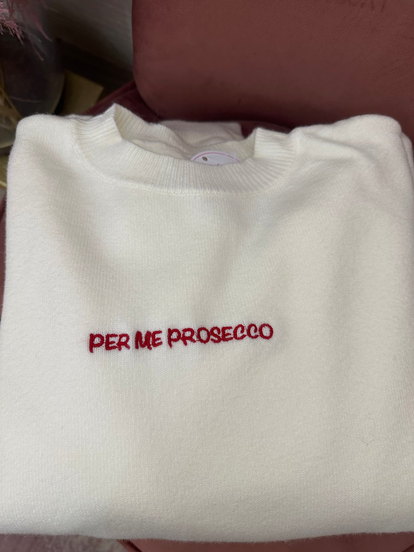 Pull scritta ricamata