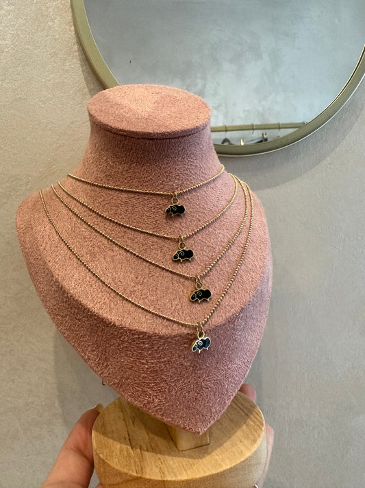 Collana “ pecora nera “