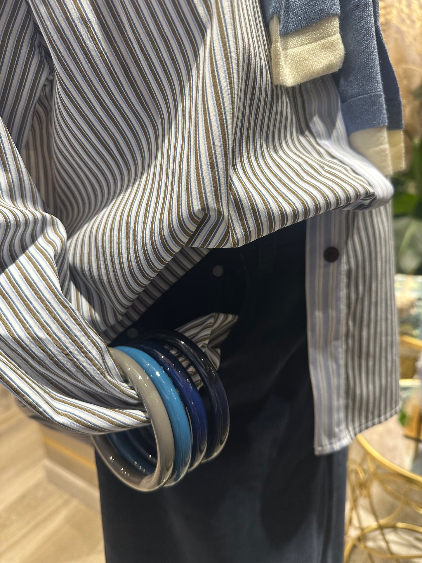 Bracciale rigido in resina