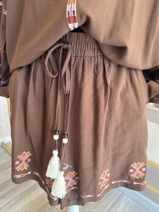 Pantaloncino con ricami