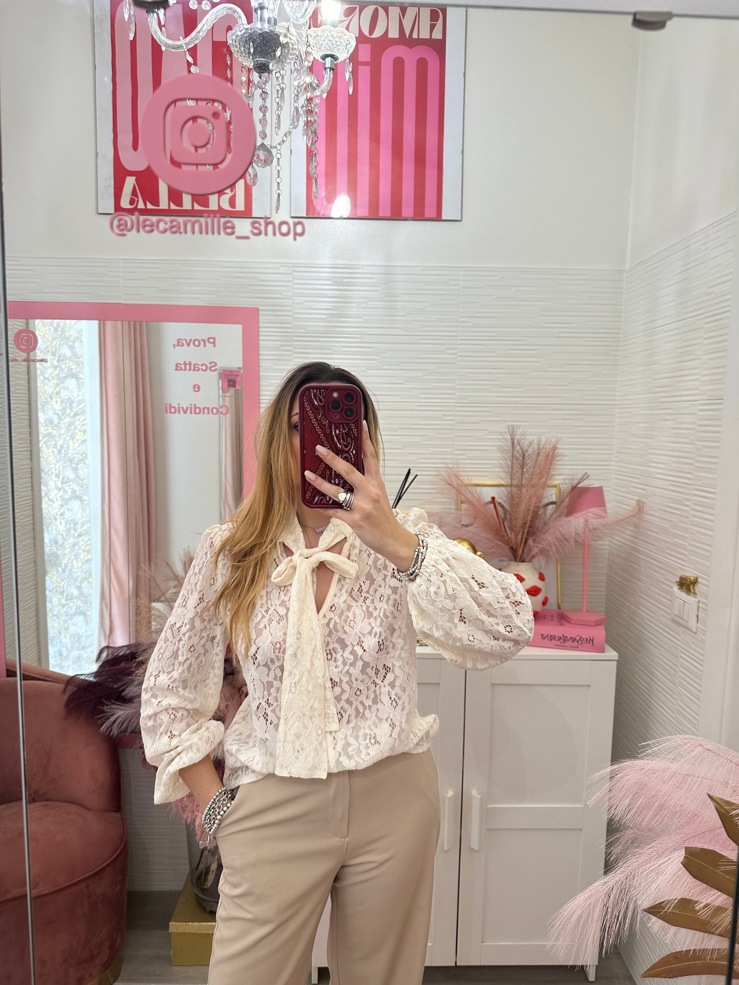 Blusa pizzo con fiocco