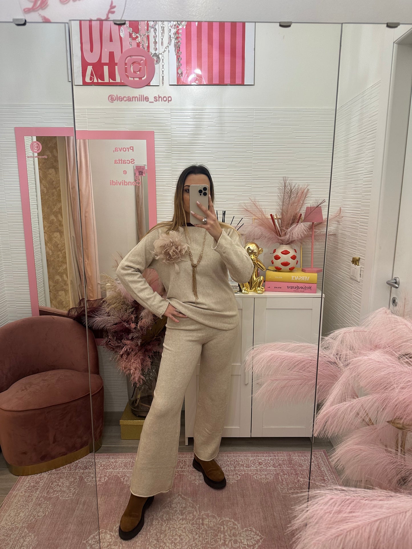 Completo in maglia sabbia