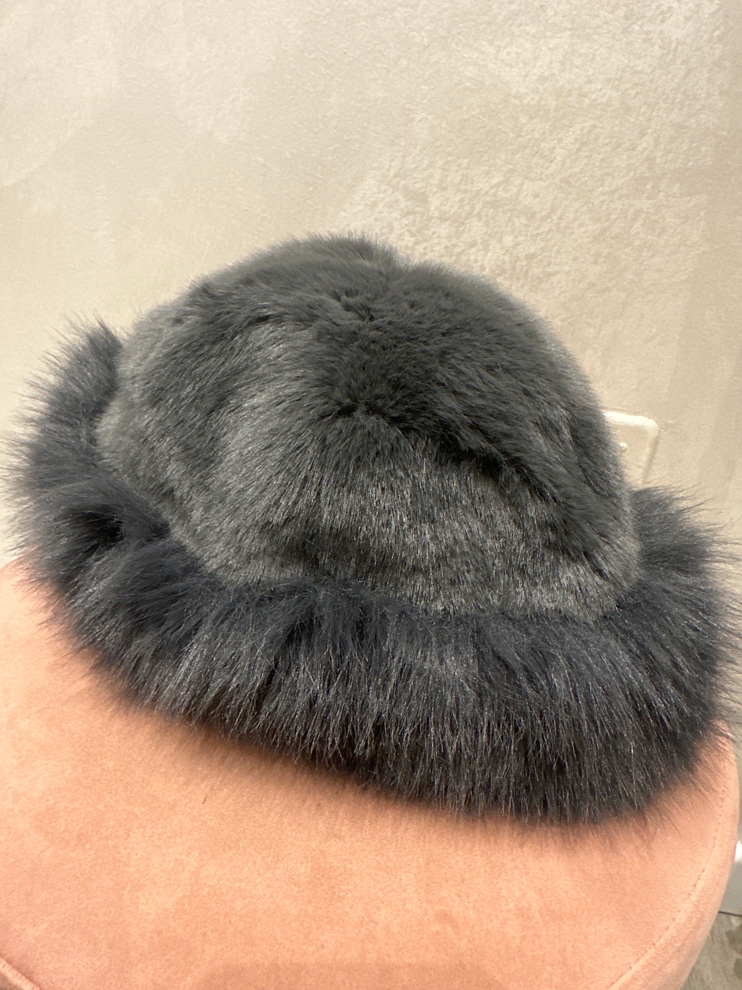 Cappello in ecopelliccia
