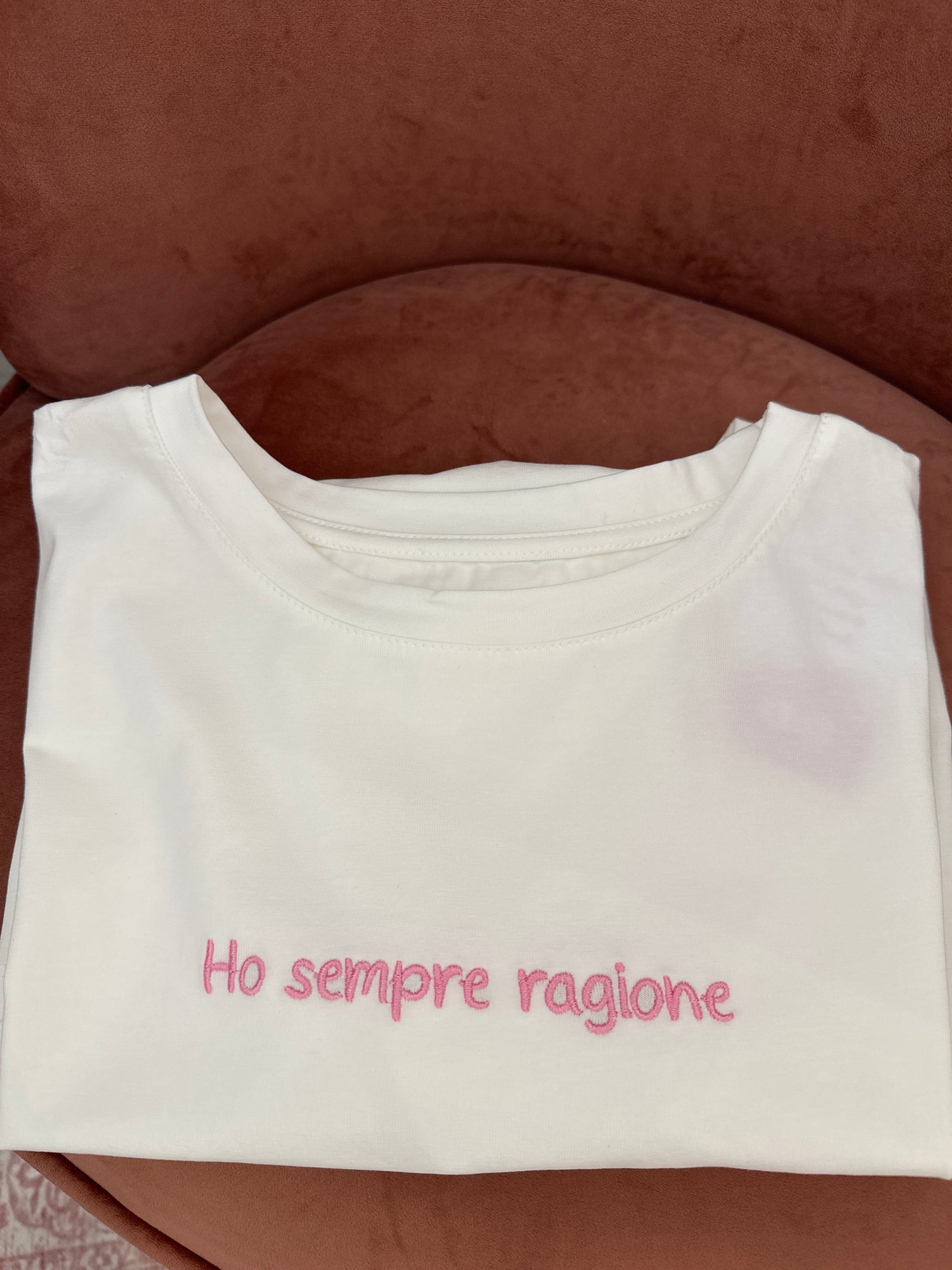 Tshirt scritta Ricamata
