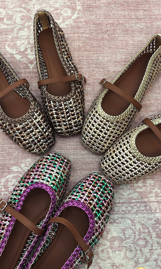 Ballerina intrecciata